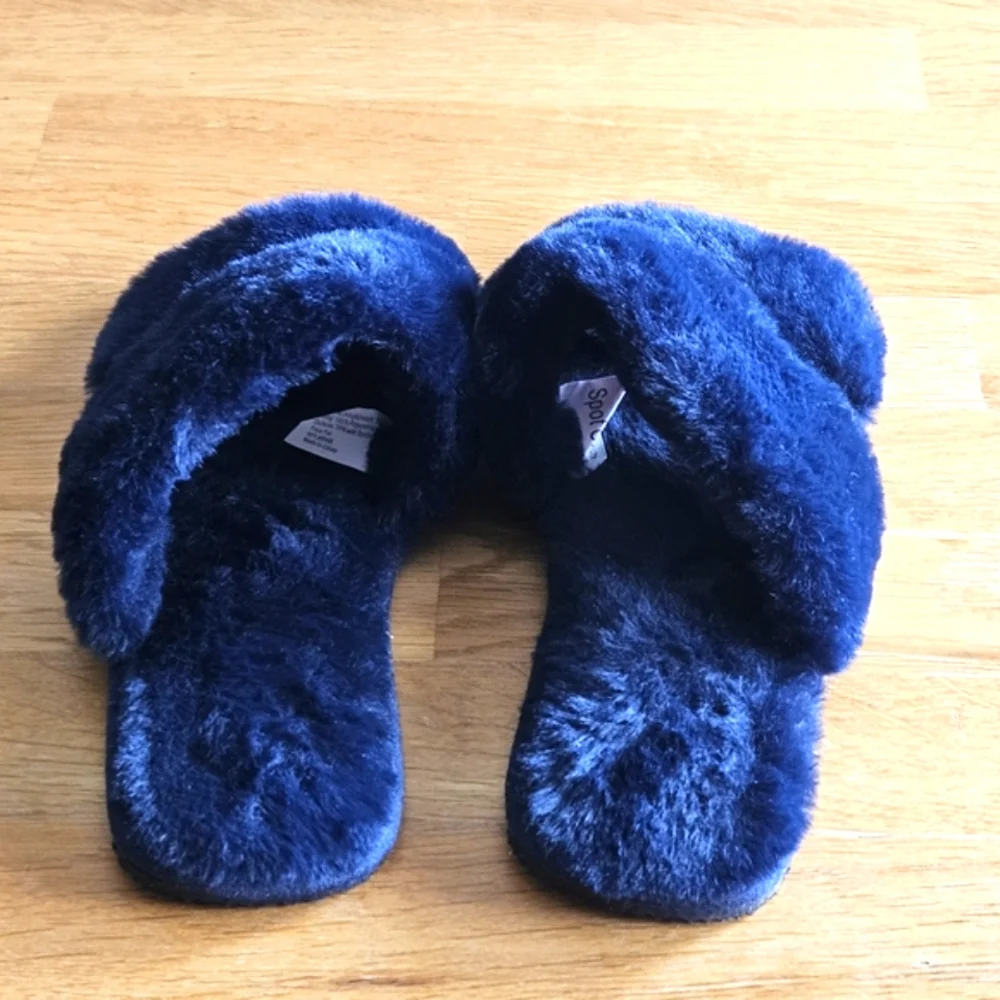 LC Lauren Conrad Blue Plush House Shoes Slippers Cozy - Size Medium - Picture 3 of 6